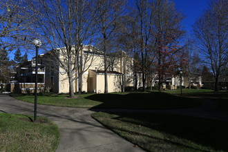 Marlow Apartments in Santa Rosa, CA - Building Photo - Building Photo