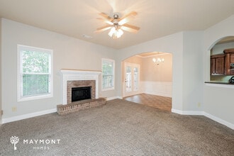 2160 Lily Valley Dr in Lawrenceville, GA - Foto de edificio - Building Photo