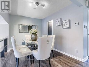 70-70 Castlebury Crescent in Toronto, ON - Building Photo - Building Photo