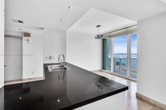 1643 Brickell Ave in Miami, FL - Building Photo - Building Photo