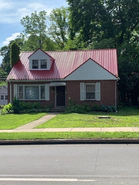 property at 822 W Beaver Ave