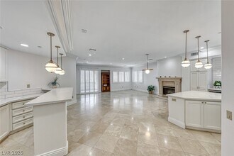 20 Via Mantova in Henderson, NV - Foto de edificio - Building Photo