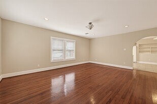 1807 Crocker St in Houston, TX - Building Photo