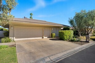 47 Cornell Dr in Rancho Mirage, CA - Building Photo