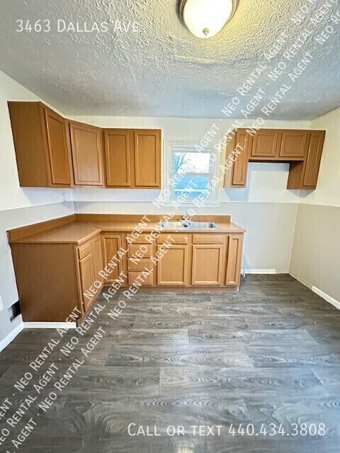 3463 Dallas Ave in Lorain, OH - Building Photo - Building Photo