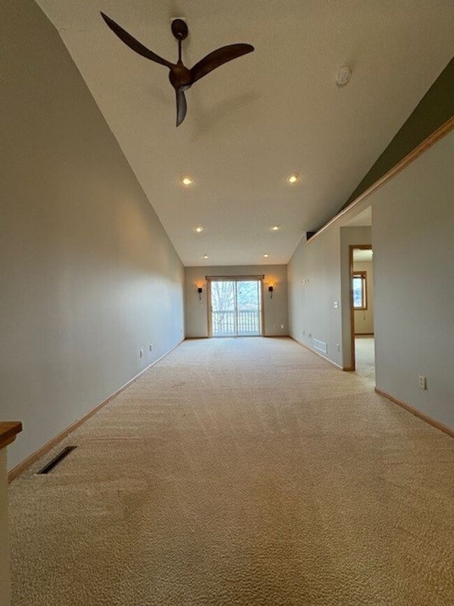 9225 Orchard Cir in Monticello, MN - Building Photo - Building Photo