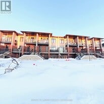 4787J Bank St in Ottawa, ON - Building Photo