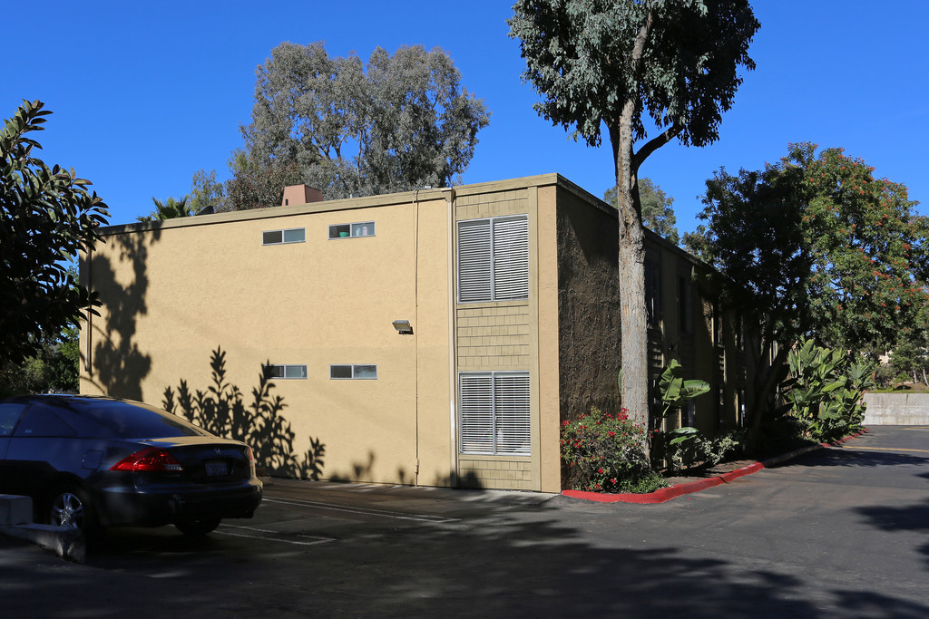 Elan Seacrest Encinitas Apartments in Encinitas, CA