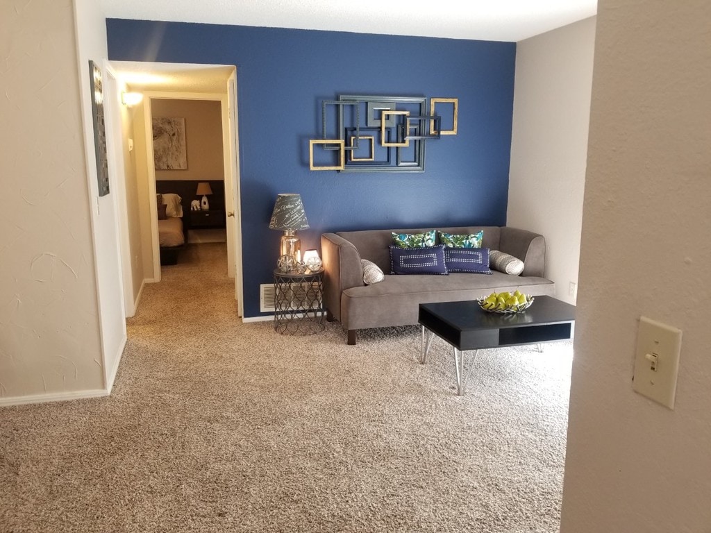 Eastlake Village Apartments Oklahoma City, OK Apartments