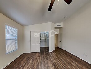 15142 W Eureka Trail in Surprise, AZ - Foto de edificio - Building Photo