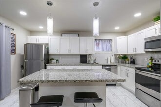 8110 Albacore Dr in Houston, TX - Building Photo - Building Photo
