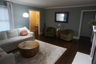 2210 Lenox Rd NE in Atlanta, GA - Building Photo - Building Photo