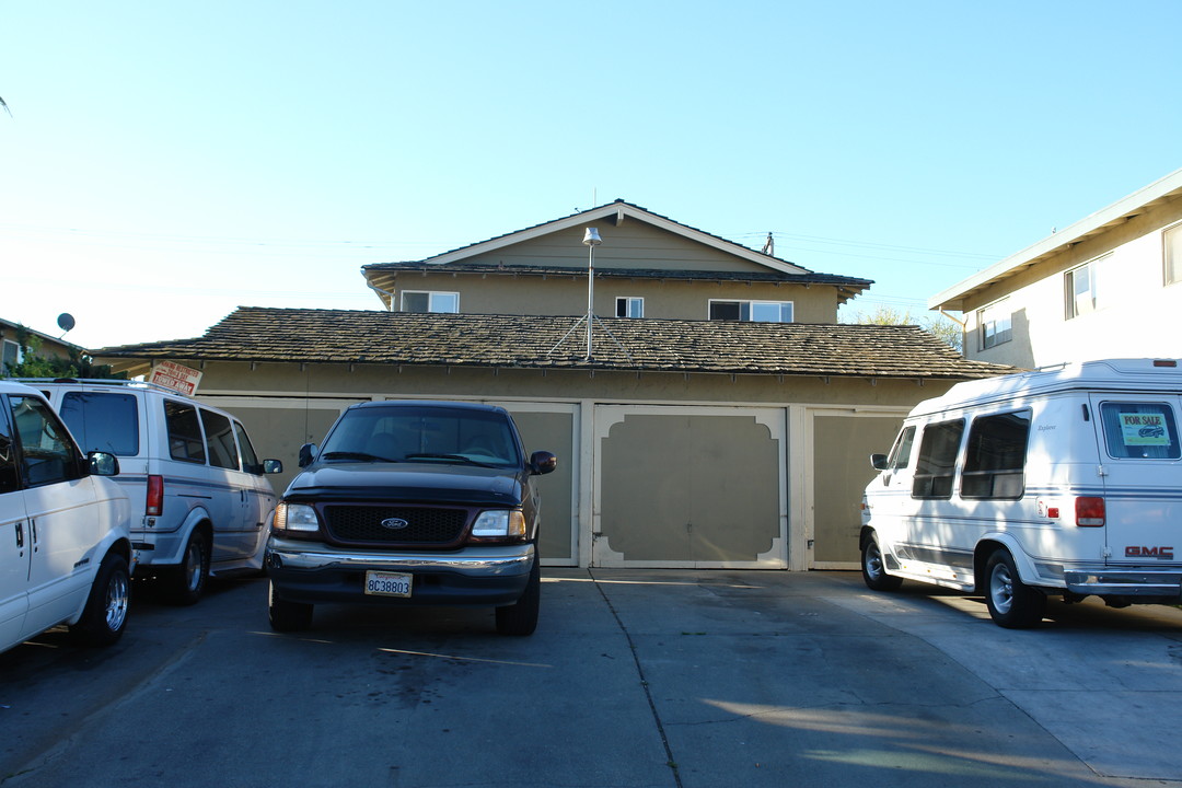 3192 Williamsburg Dr in San Jose, CA - Building Photo