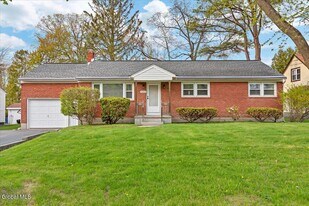 1165 Cresse Ave in Schenectady, NY - Building Photo