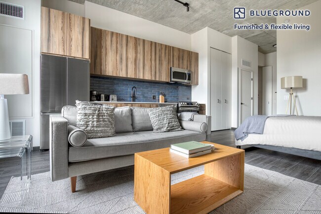 150 N Ashland Ave in Chicago, IL - Building Photo - Building Photo