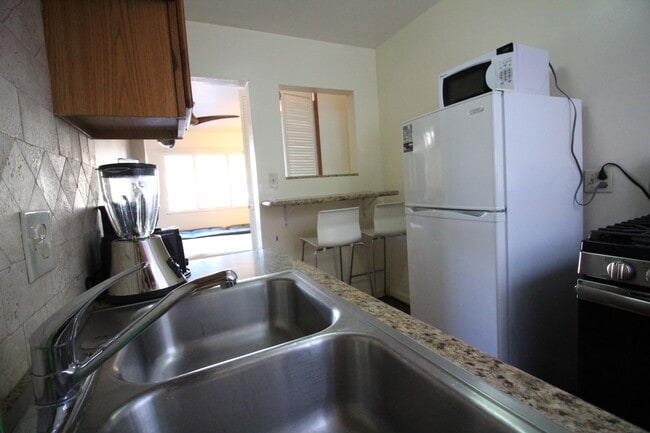 2826 Mission Blvd, Unit 3 in San Diego, CA - Foto de edificio - Building Photo