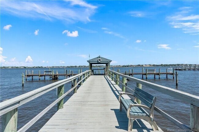 175 SE Saint Lucie Blvd, Unit Pier Point #A106 in Stuart, FL - Building Photo - Building Photo