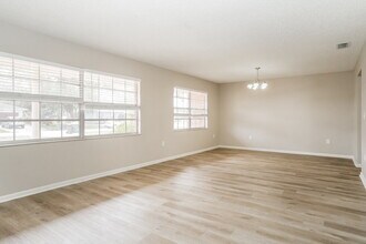 143 Jenny Way in Lakeland, FL - Foto de edificio - Building Photo