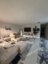 2109 NE 68th St in Fort Lauderdale, FL - Building Photo - Building Photo