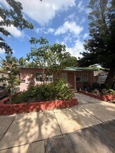 2835 SW 37th Ct in Miami, FL - Building Photo - Building Photo