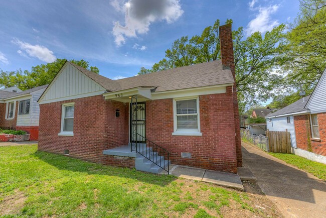 963 Maple Dr in Memphis, TN - Building Photo - Building Photo