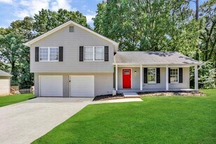 579 Pine Ridge Trail SE