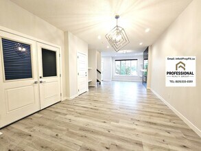 8020 Kiriak Link SW in Edmonton, AB - Building Photo - Building Photo