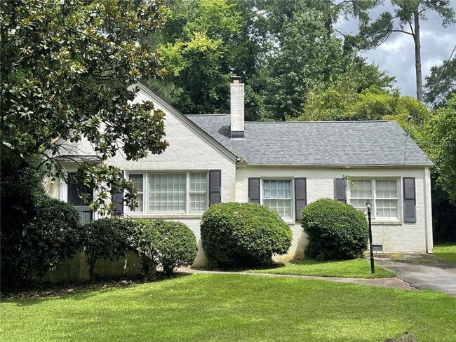property at 3538 Kingsboro Rd NE