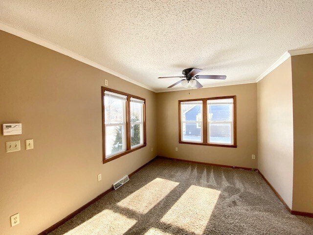 3330 52nd St in Des Moines, IA - Building Photo