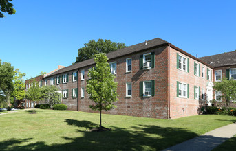 Olentangy Village in Columbus, OH - Foto de edificio - Building Photo