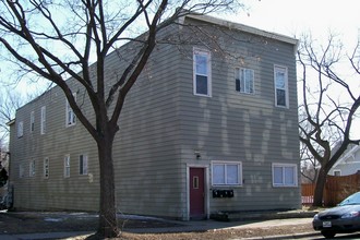 3225 Cedar Ave S in Minneapolis, MN - Building Photo - Building Photo