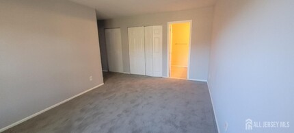 1616 Pebble Pl in Parlin, NJ - Building Photo - Building Photo