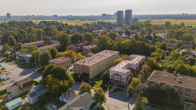 Arbor Village - 1196 Shillington
