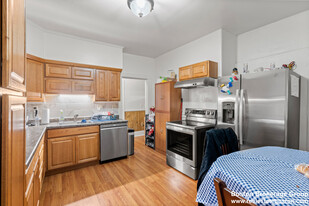 78 Hillside St, Unit #2 Apartamentos