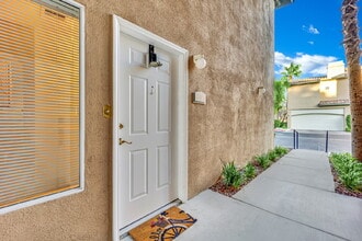 1608 Cardinal Bluff Dr in Las Vegas, NV - Building Photo - Building Photo