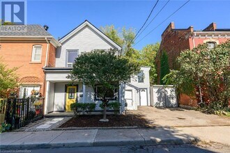 278 Hunter St W in Hamilton, ON - Building Photo - Building Photo