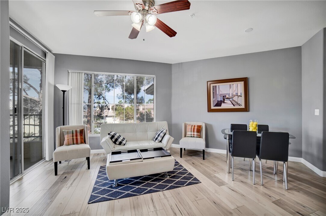 7173 S Durango Dr in Las Vegas, NV - Building Photo