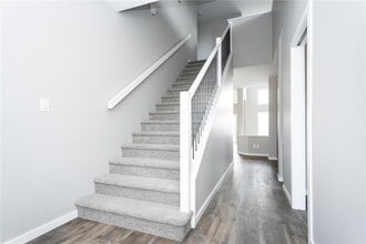 78 Springwater Rd in Winnipeg, MB - Building Photo - Building Photo