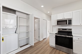 1215 Corporate Dr in Adrian, MI - Building Photo - Building Photo