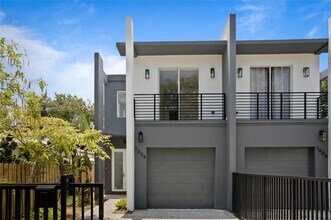 7004 NE 5th Ave in Miami, FL - Building Photo - Building Photo