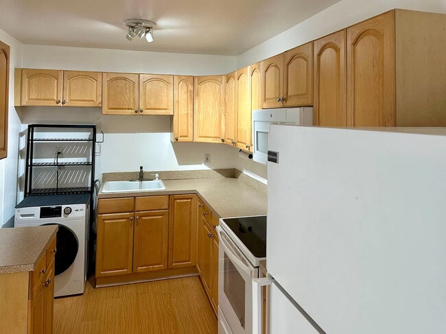 property at 1733 Mayo St