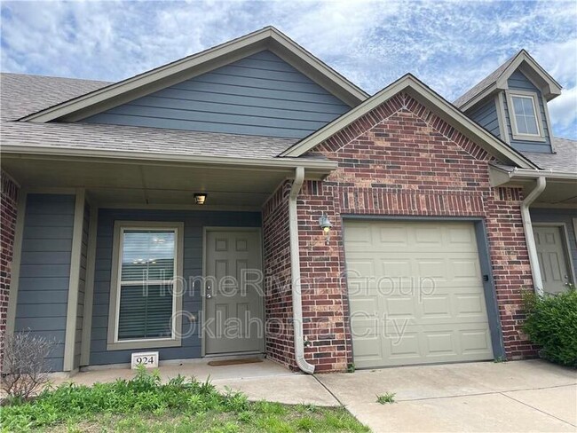 924 SW 92nd St in Oklahoma City, OK - Building Photo - Building Photo