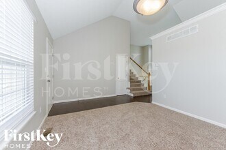 522 Johnston Pkwy in Raymore, MO - Foto de edificio - Building Photo