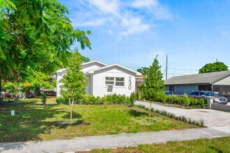 230 SW 6th Ave in Delray Beach, FL - Building Photo - Building Photo