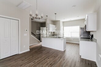 427 Moshe Mualem Pl in La Vergne, TN - Foto de edificio - Building Photo