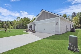 1039 Meloney Dr in Hinesville, GA - Building Photo - Building Photo