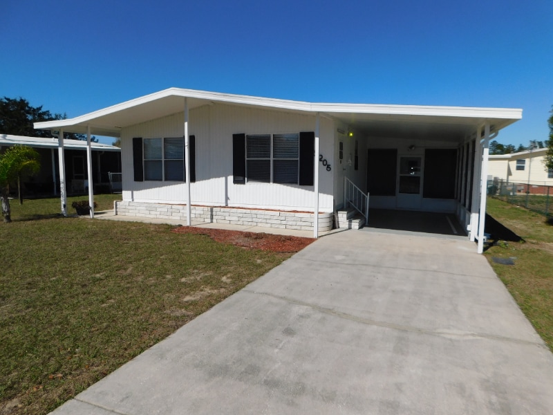 9205 Admiral St in Brooksville, FL - Building Photo