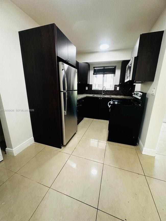 property at 2401 SW 22nd St