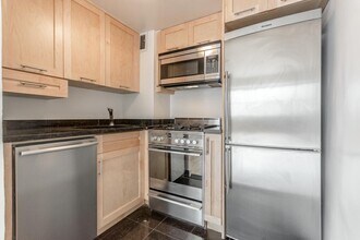 236 E 36th St in New York, NY - Building Photo - Building Photo