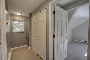 10 Glenridge Dr in Portland, ME - Building Photo